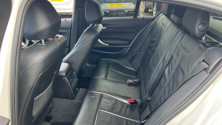 BMW 1 Series 118i [1.5] M Sport 5dr [Nav/Servotronic] Petrol Hatchback